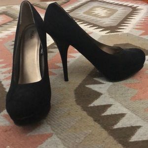 Black Mossimo pumps